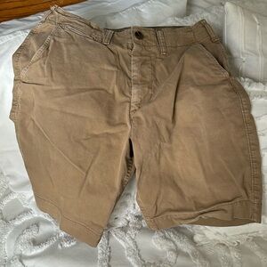 AMERICAN EAGLE MENS KAHKI SHORTS. SIZE 30